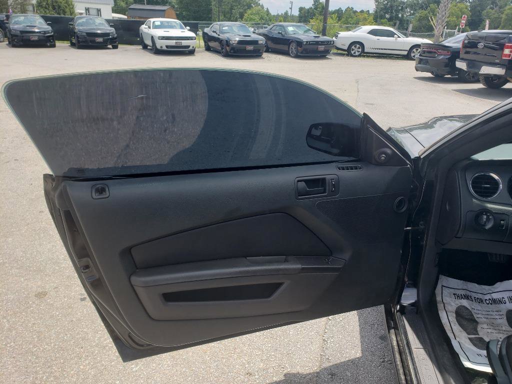 Used 2014 Ford Mustang Coupe image 6