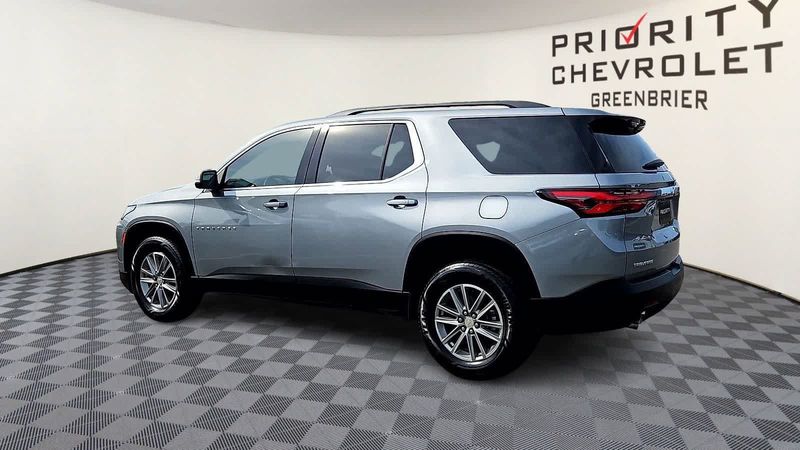 Used 2023 Chevrolet Traverse LT FWD image 6