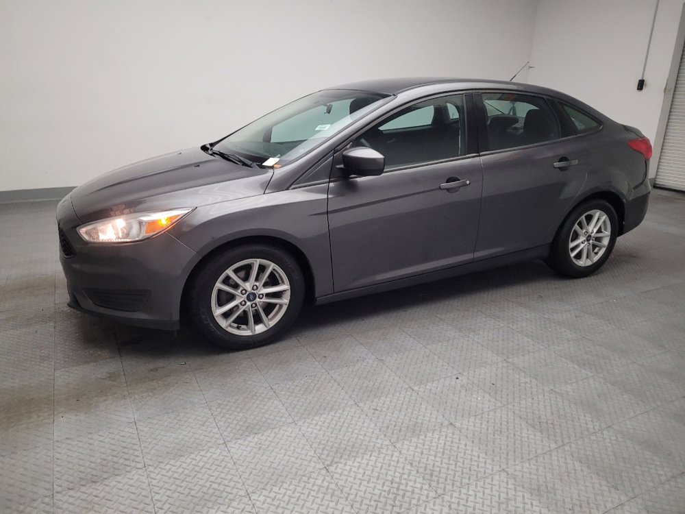 Used 2018 Ford Focus SE FWD image 2