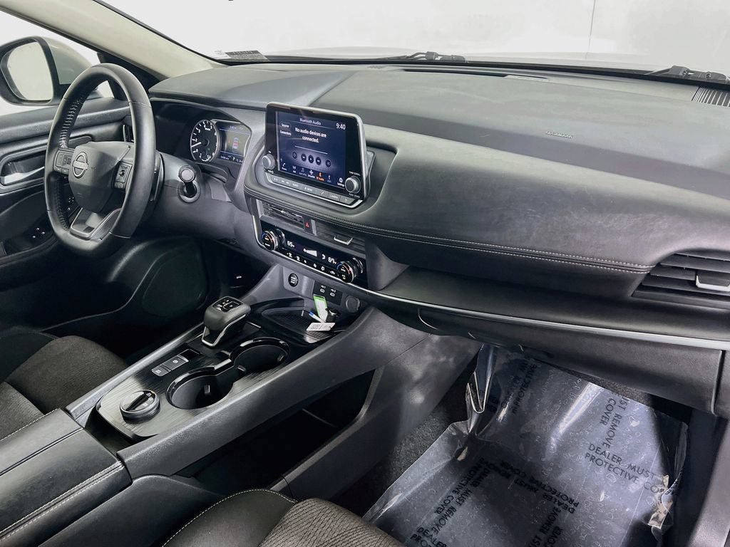 Used 2025 Nissan Rogue SV AWD/4WD image 24