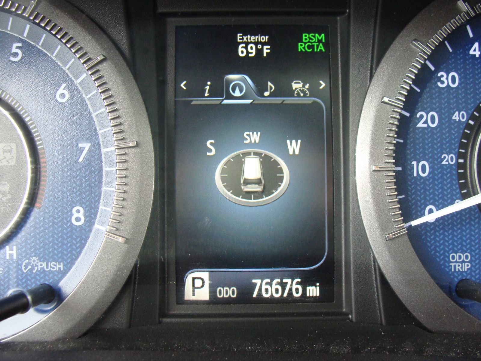 Used 2019 Toyota Sienna XLE w/ XLE Navigation Package FWD image 16