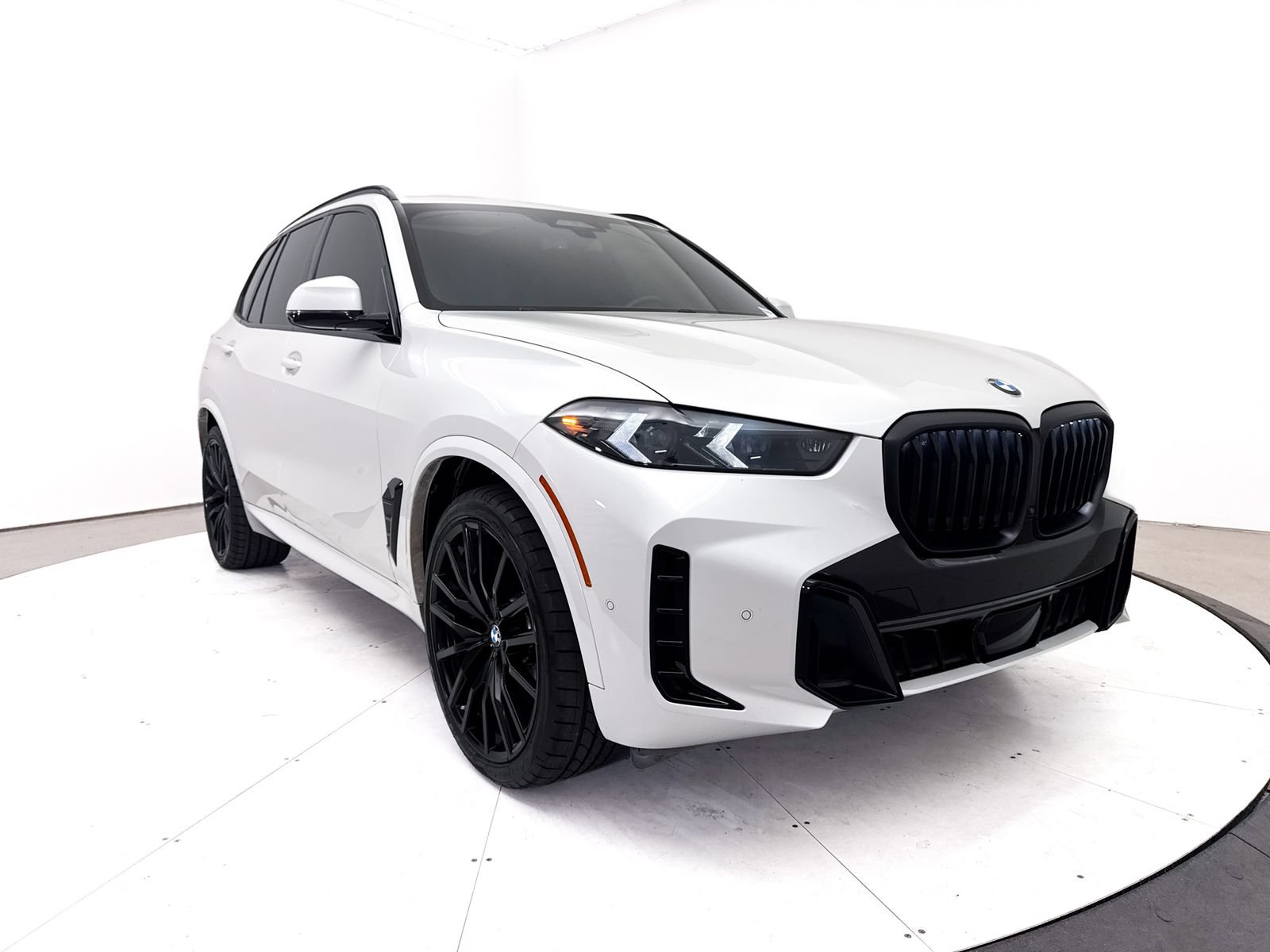 Used 2024 BMW X5 xDrive40i w/ Executive Package AWD/4WD image 14