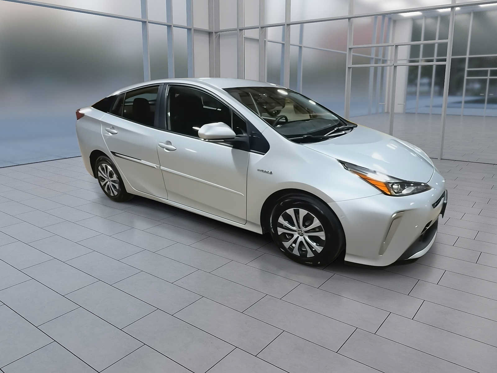Used 2022 Toyota Prius LE AWD/4WD image 2