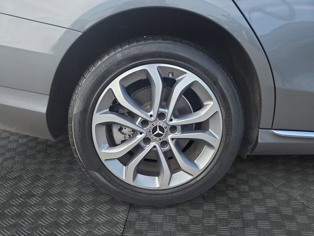 Used 2018 Mercedes-Benz C 300 4MATIC Sedan w/ Premium Package image 38