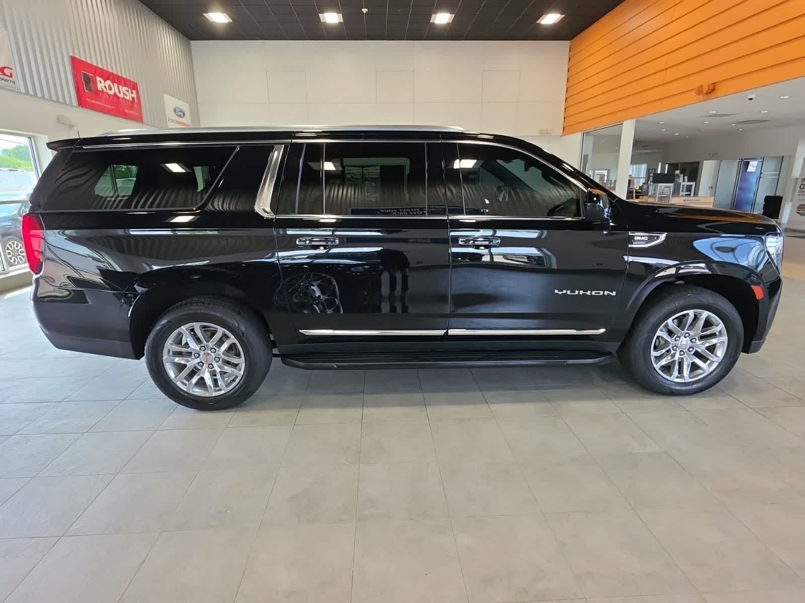 Used 2023 GMC Yukon XL SLT AWD/4WD image 6