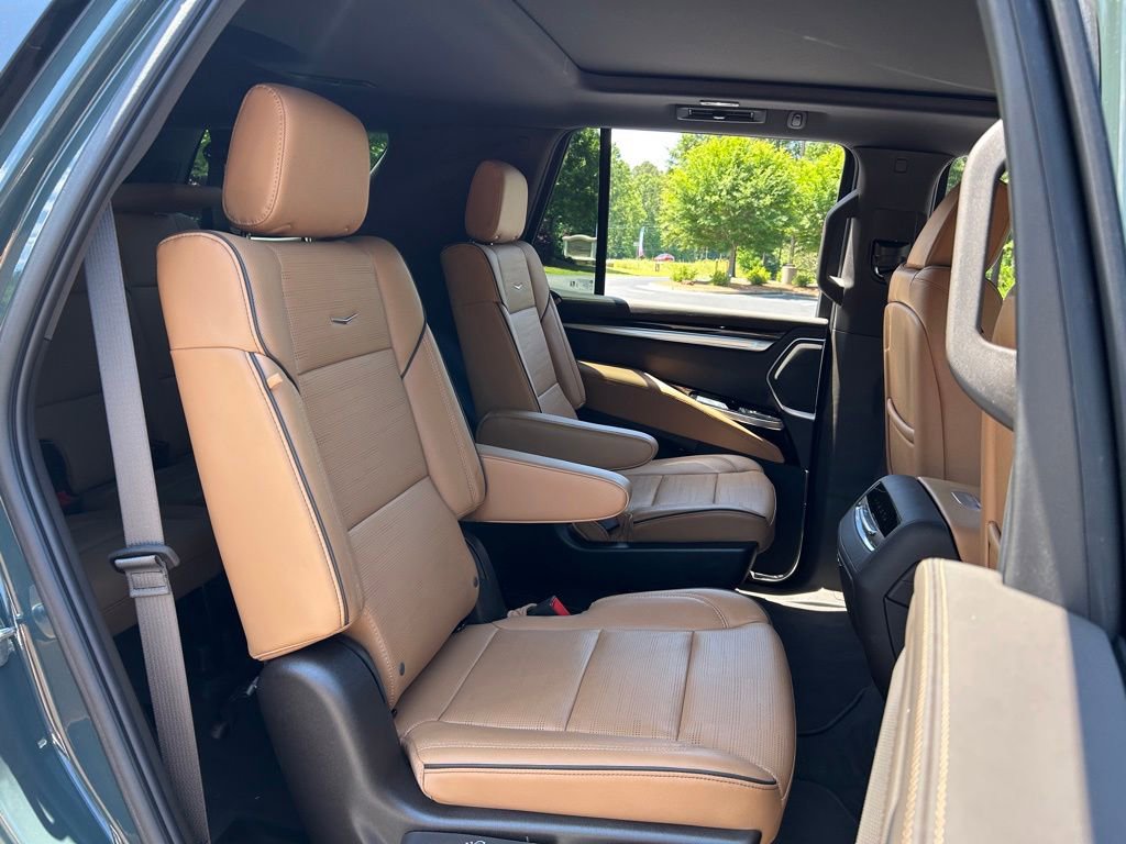 Used 2025 Cadillac Escalade Premium Luxury RWD image 53