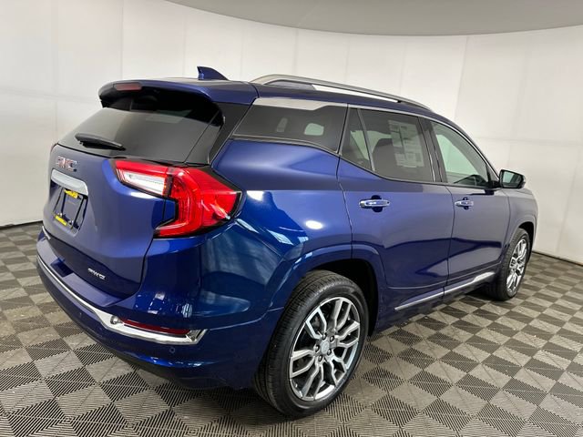 Used 2023 GMC Terrain Denali w/ Denali Premium Package image 3
