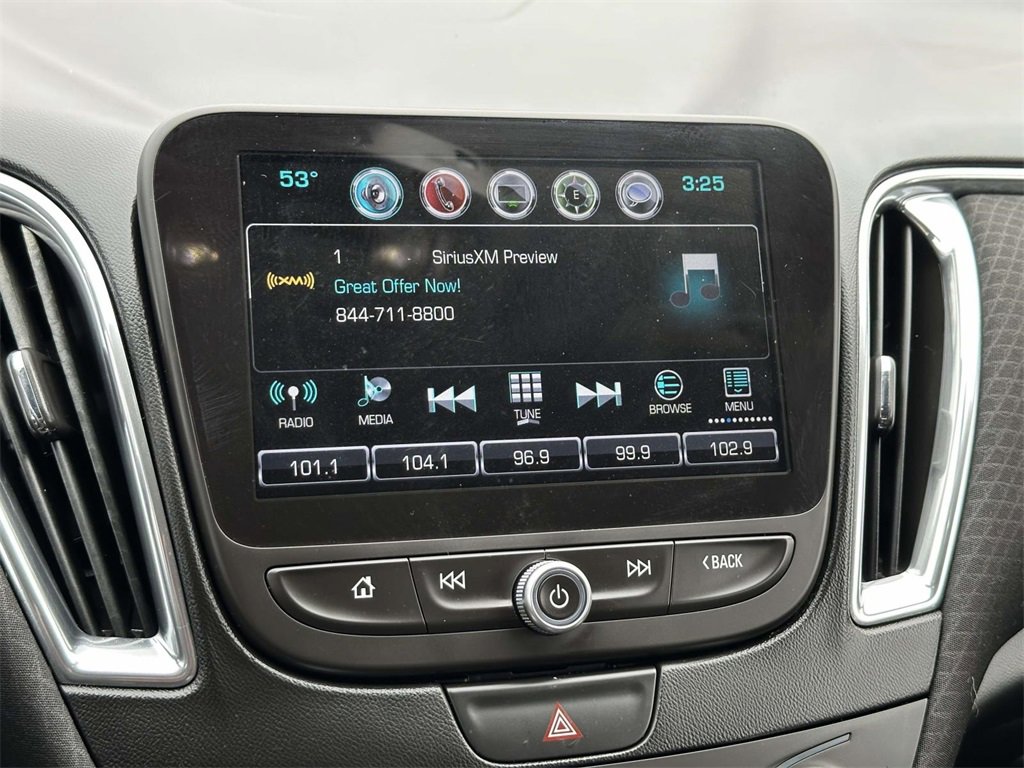 Used 2016 Chevrolet Malibu LT image 3