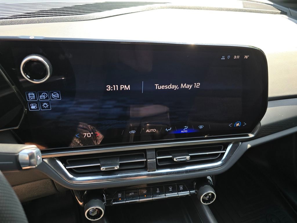 Used 2025 Chevrolet Equinox EV LT FWD image 28