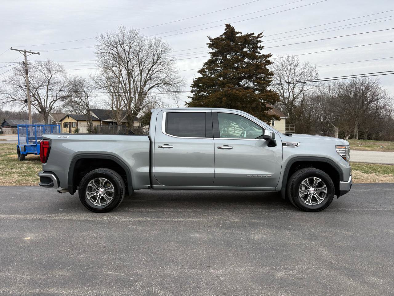 Used 2025 GMC Sierra 1500 SLT image 6