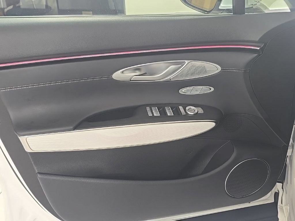 New 2027 Genesis GV70 2.5T Advanced AWD/4WD image 12