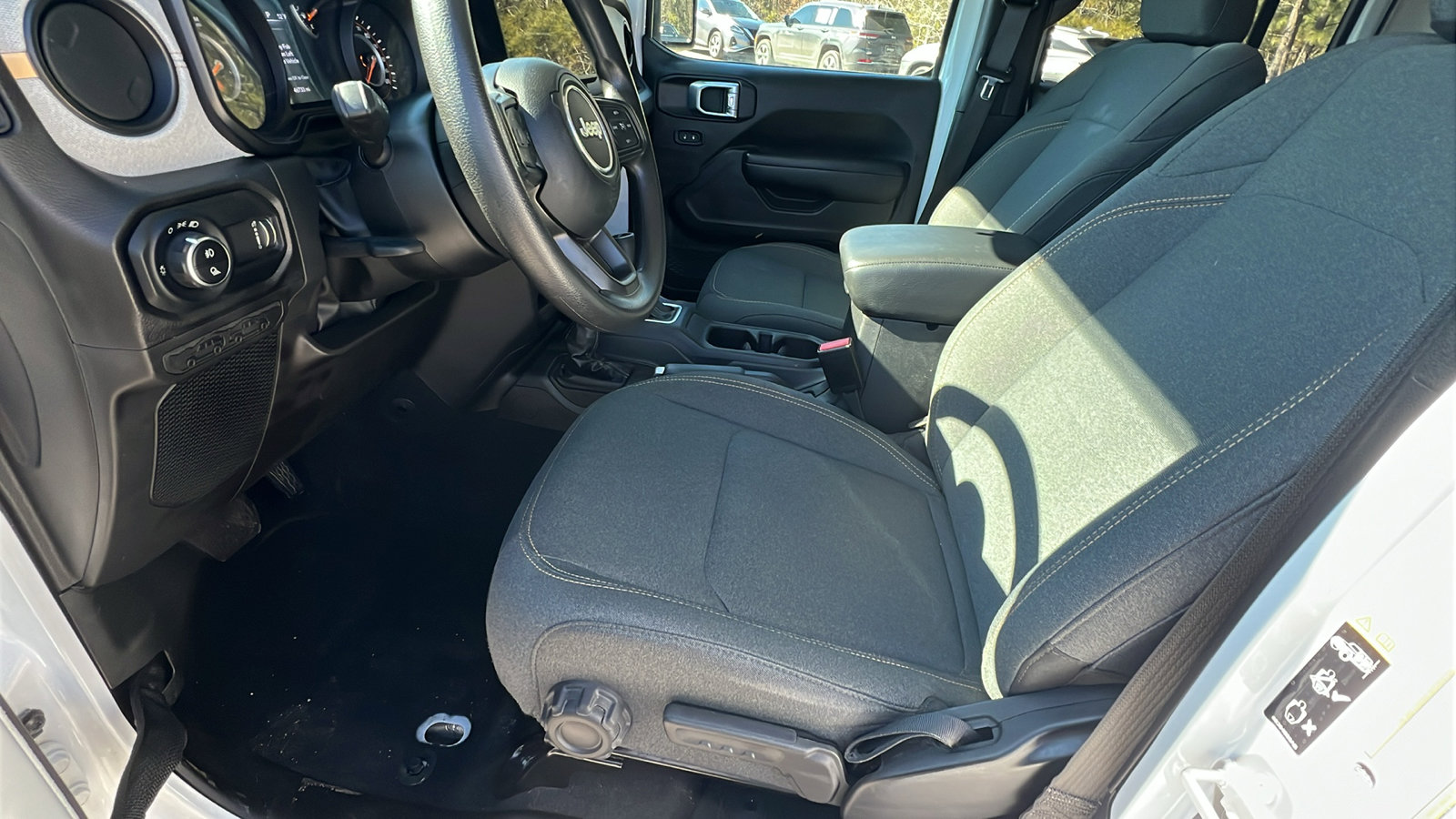 Used 2024 Jeep Gladiator Sport image 15