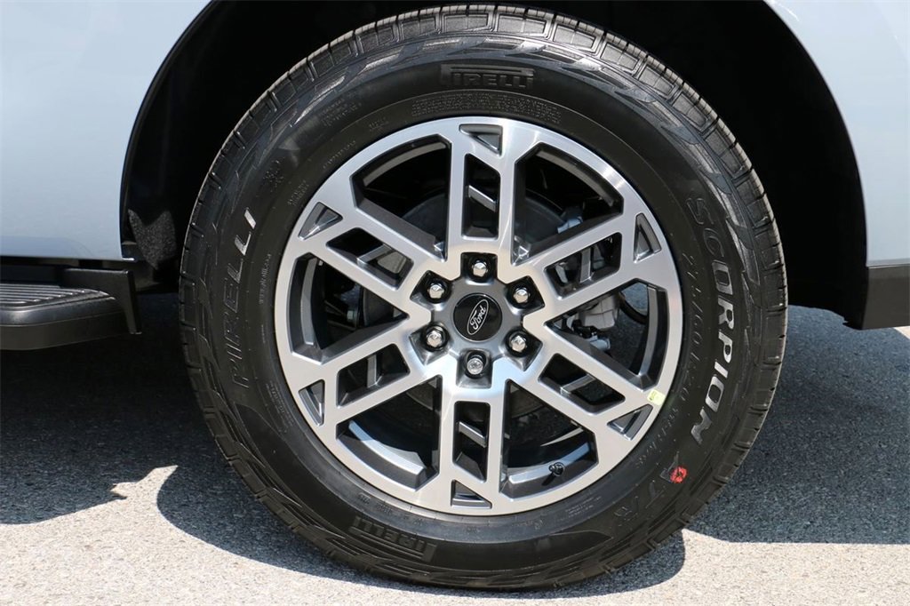 New 2025 Ford Expedition Active image 9