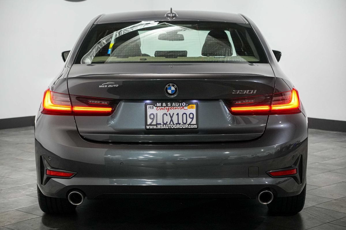 Used 2022 BMW 330i Sedan RWD image 4