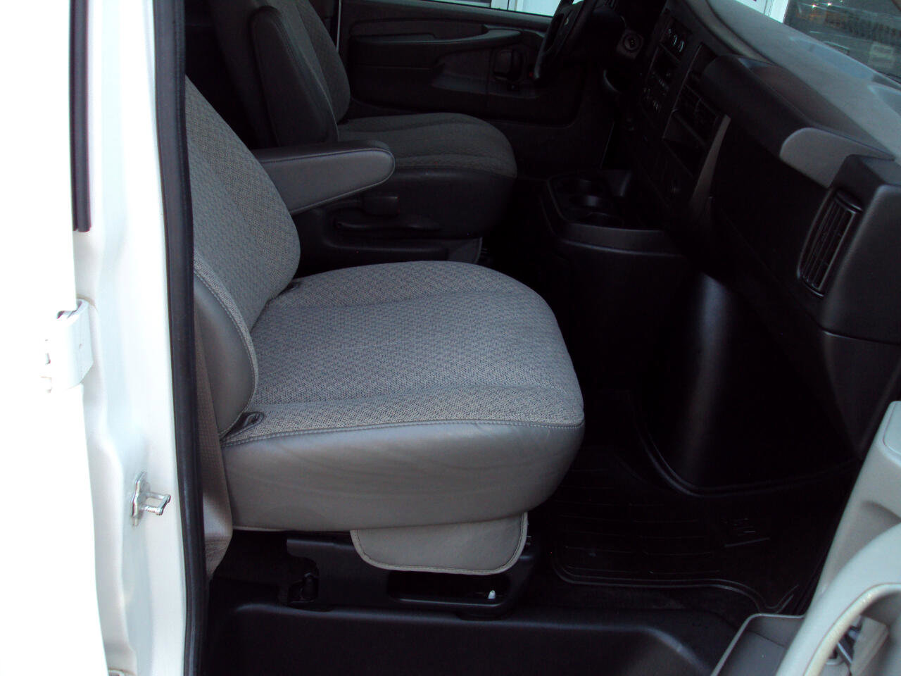 Used 2013 Chevrolet Express 1500 LT w/ LT Preferred Equipment Group image 14