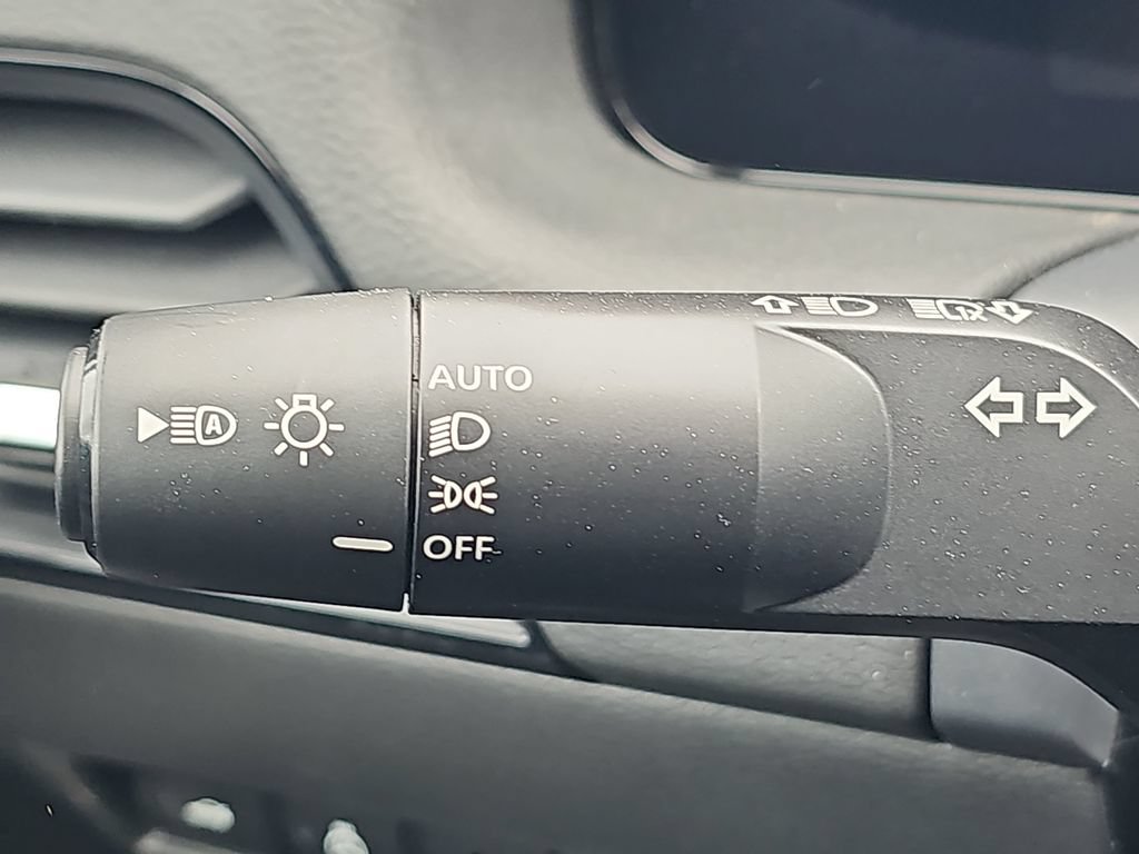 New 2026 Nissan Sentra SR w/ SR Premium Package FWD image 30