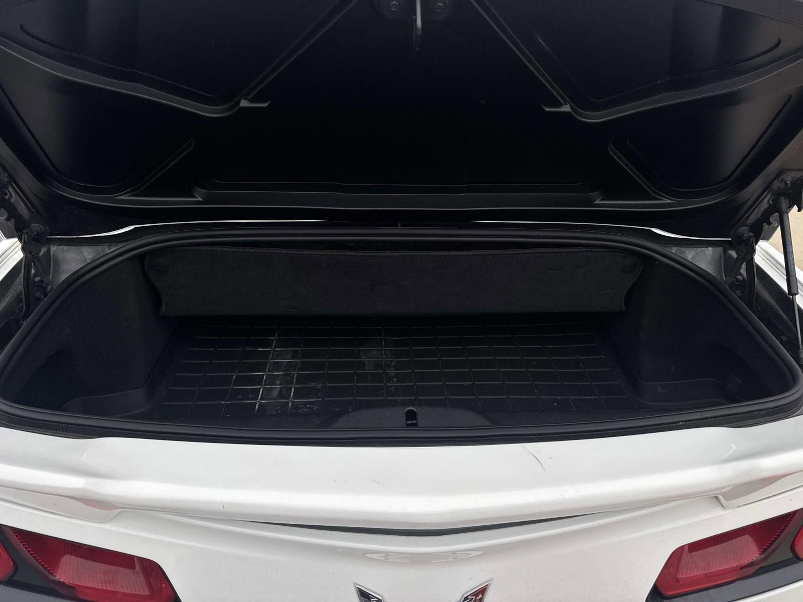 Used 2019 Chevrolet Corvette Stingray Convertible w/ Battery Protection Package RWD image 8