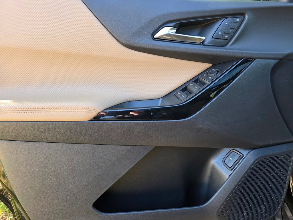 New 2026 Chevrolet Equinox ACTIV w/ Convenience Package III image 18