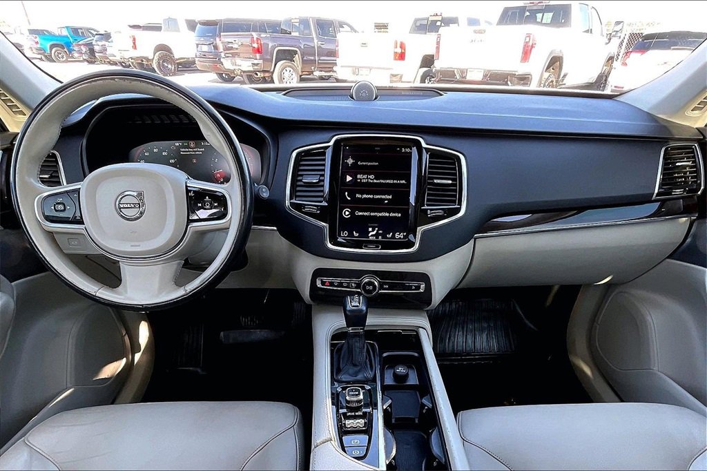 Used 2017 Volvo XC90 T6 Momentum w/ Vision Package image 7