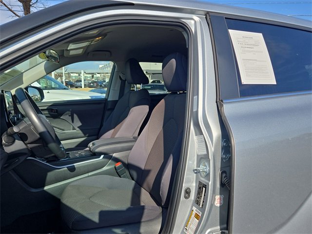 Used 2024 Toyota Highlander LE image 10