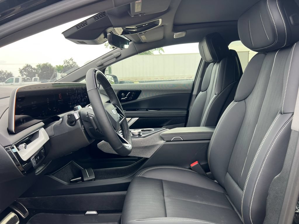 New 2027 Cadillac Optiq Premium Sport w/ LPO, Floor Liner Package AWD/4WD image 4