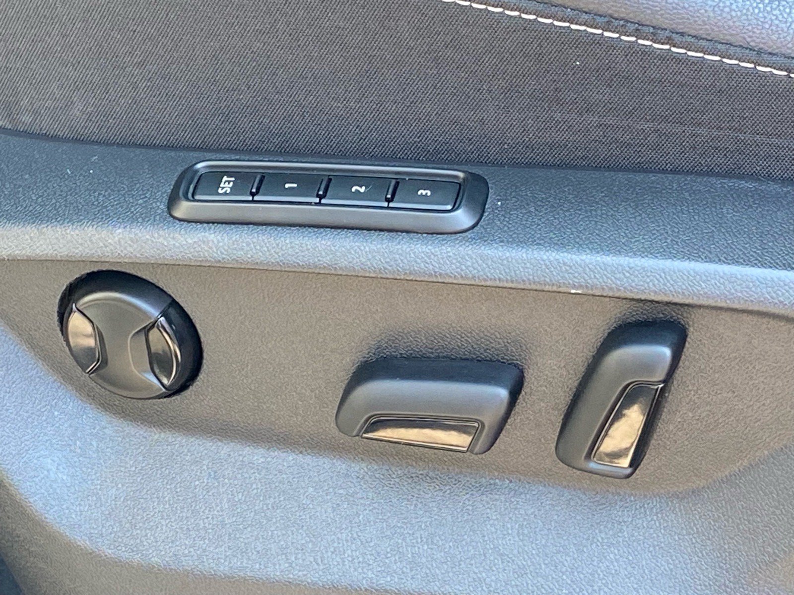 Certified 2023 Volkswagen Atlas SEL AWD/4WD image 13