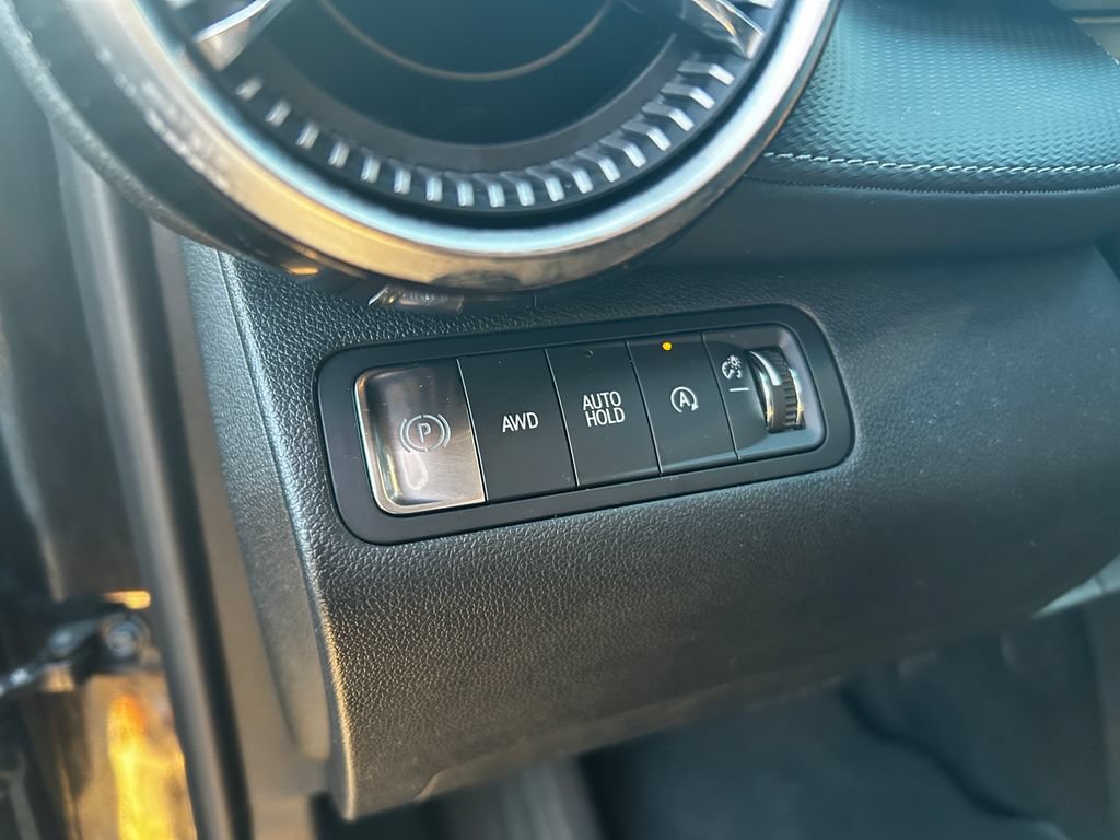 Used 2025 Chevrolet Equinox LT AWD/4WD image 13