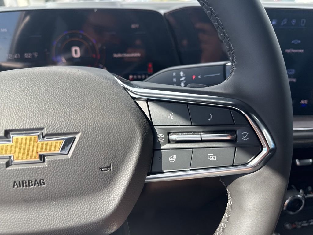 New 2026 Chevrolet Suburban Premier RWD image 11