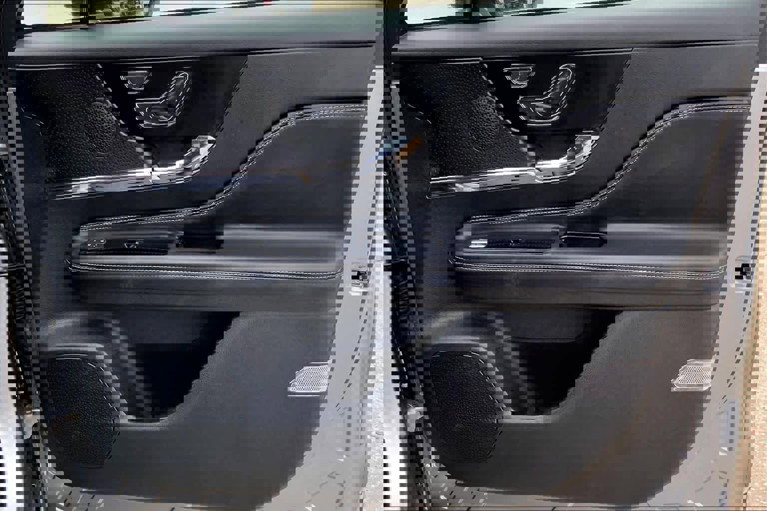 Used 2024 Lincoln Corsair FWD image 21