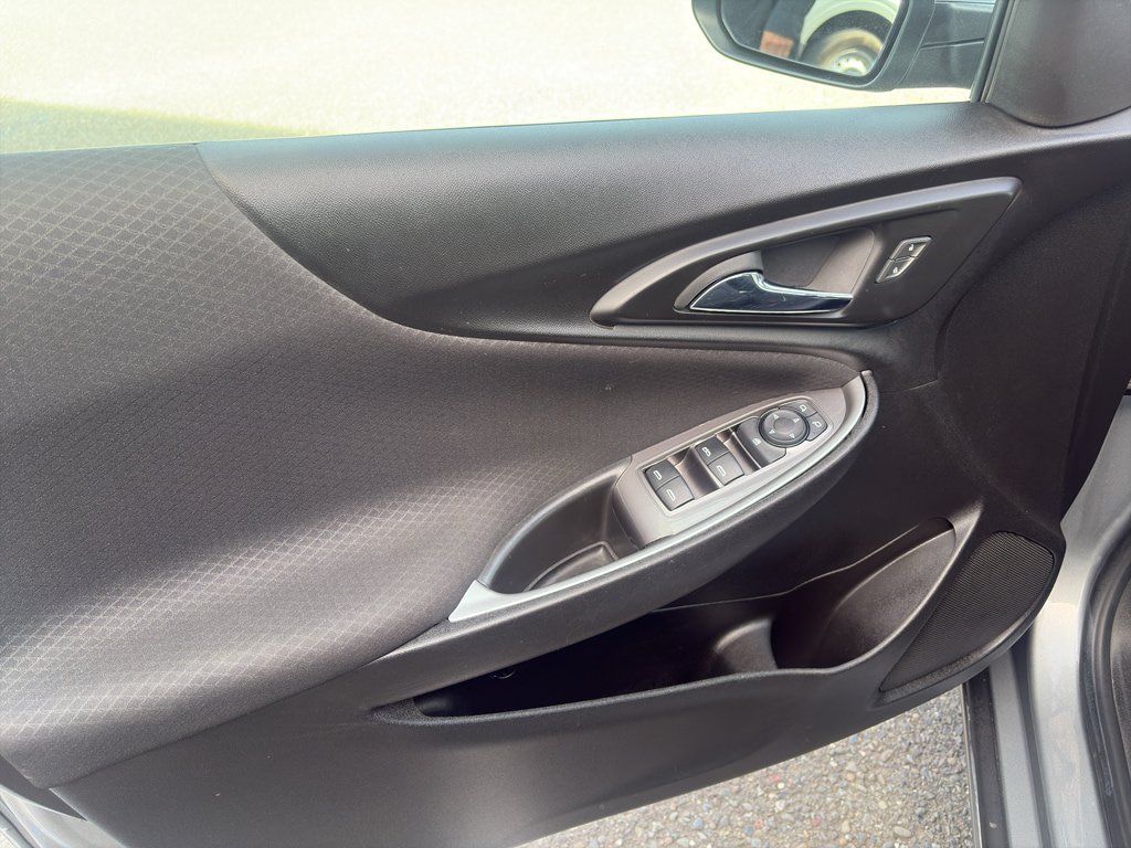 Used 2023 Chevrolet Malibu LT FWD image 5