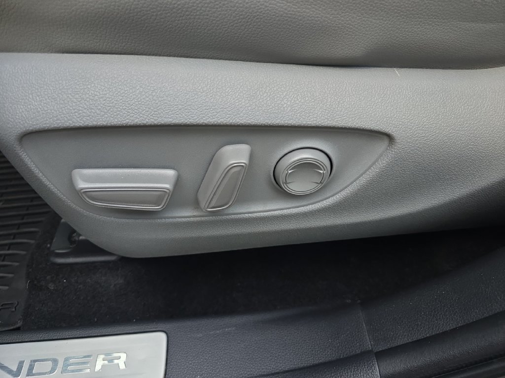 Used 2023 Toyota Highlander Limited AWD/4WD image 13