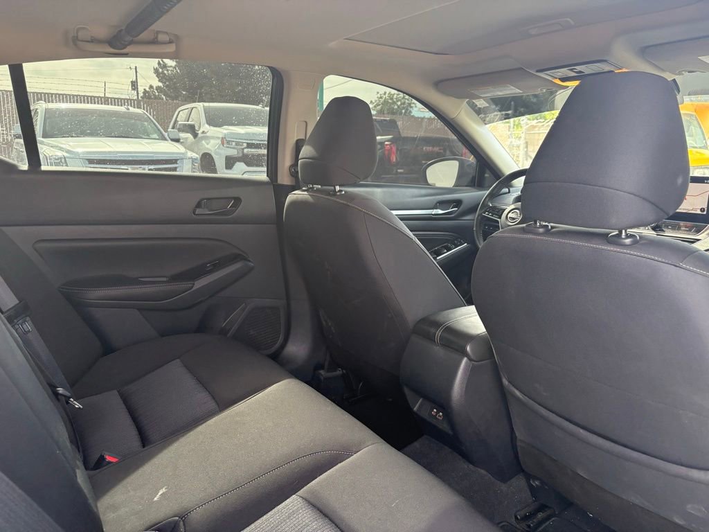 Used 2023 Nissan Altima 2.5 SV w/ SV Premium Package FWD image 7