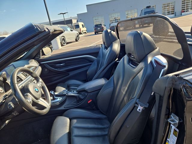 Used 2018 BMW M4 Convertible image 23