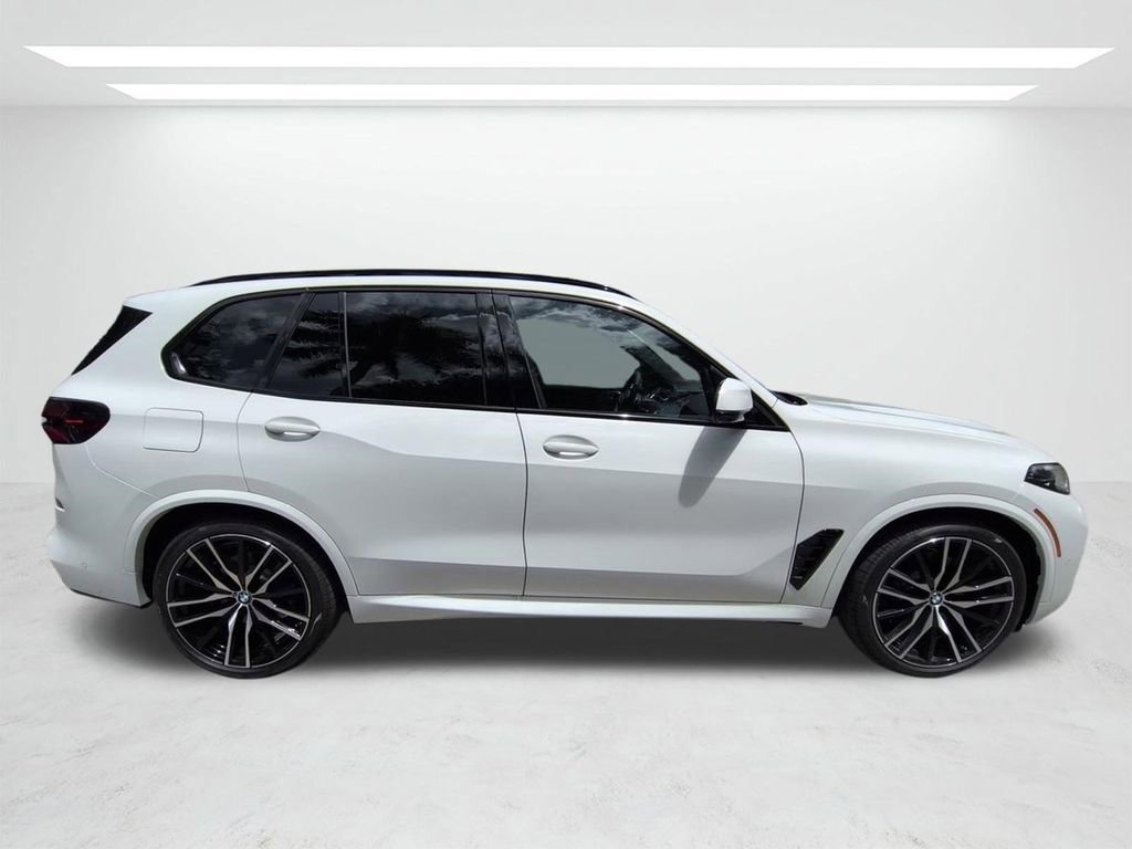 New 2026 BMW X5 xDrive40i w/ Executive Package image 3