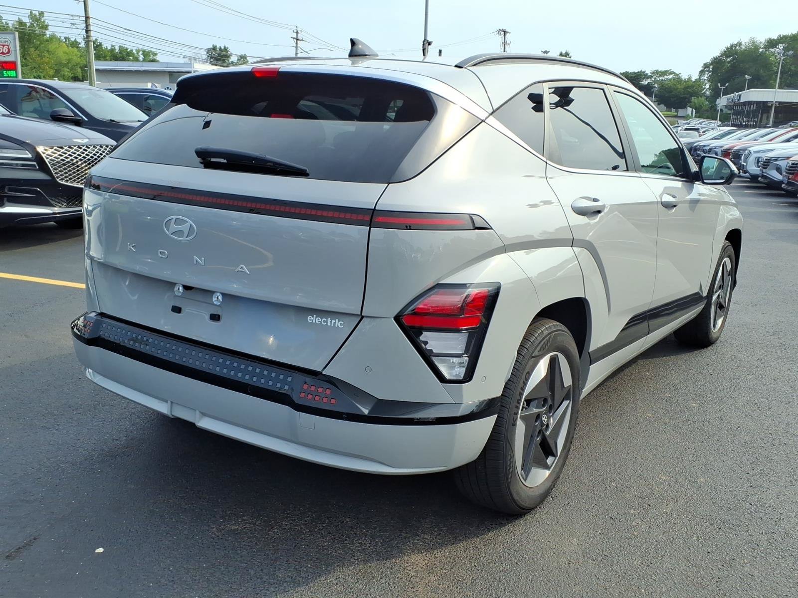 Certified 2024 Hyundai Kona Limited FWD image 5
