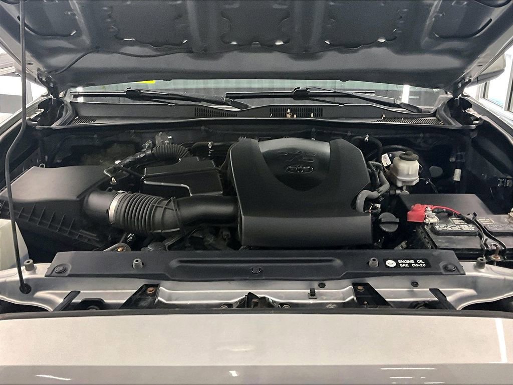 Used 2018 Toyota Tacoma SR5 image 28