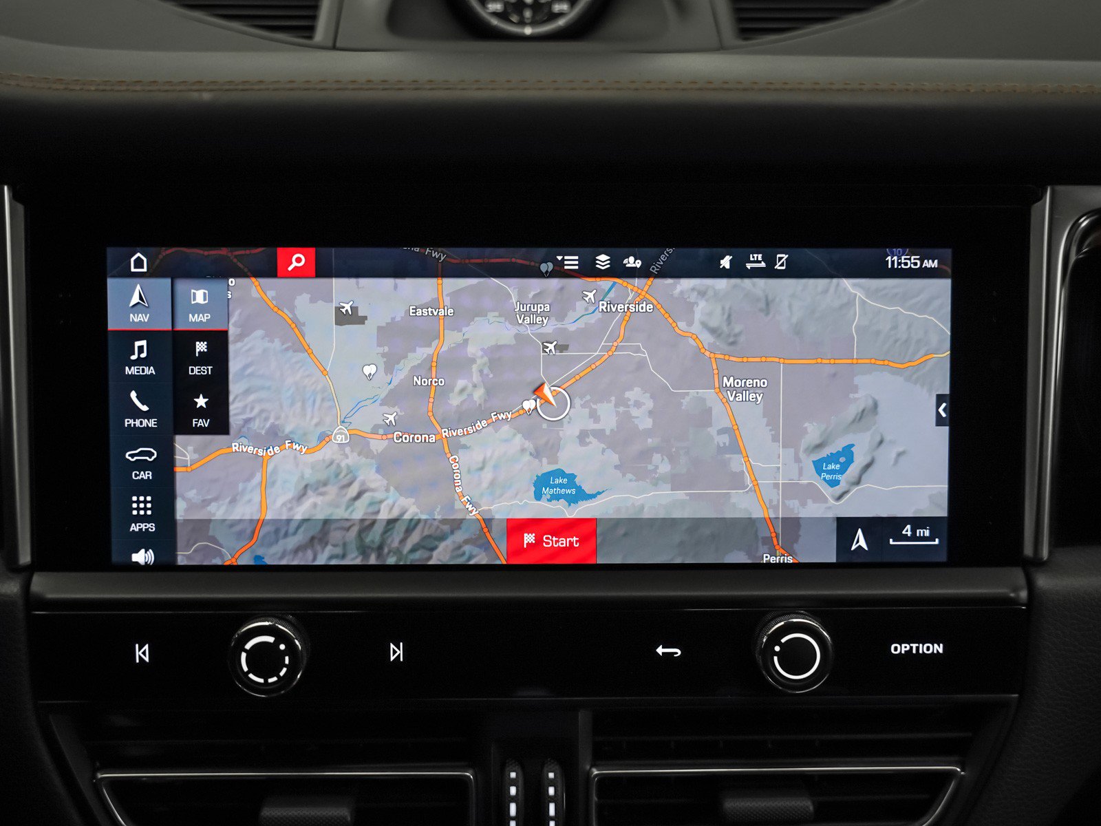 Certified 2024 Porsche Macan image 22