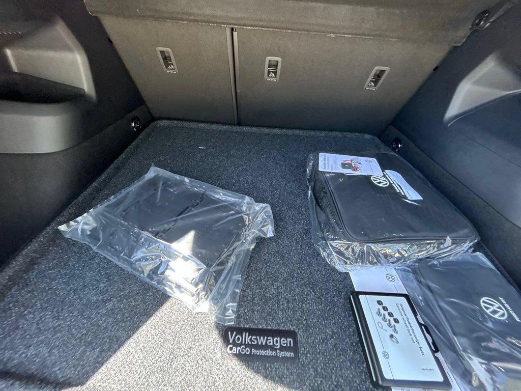 New 2026 Volkswagen Tiguan SEL R-Line AWD/4WD image 39