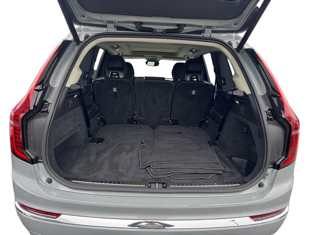 Certified 2025 Volvo XC90 B5 Plus AWD/4WD image 6