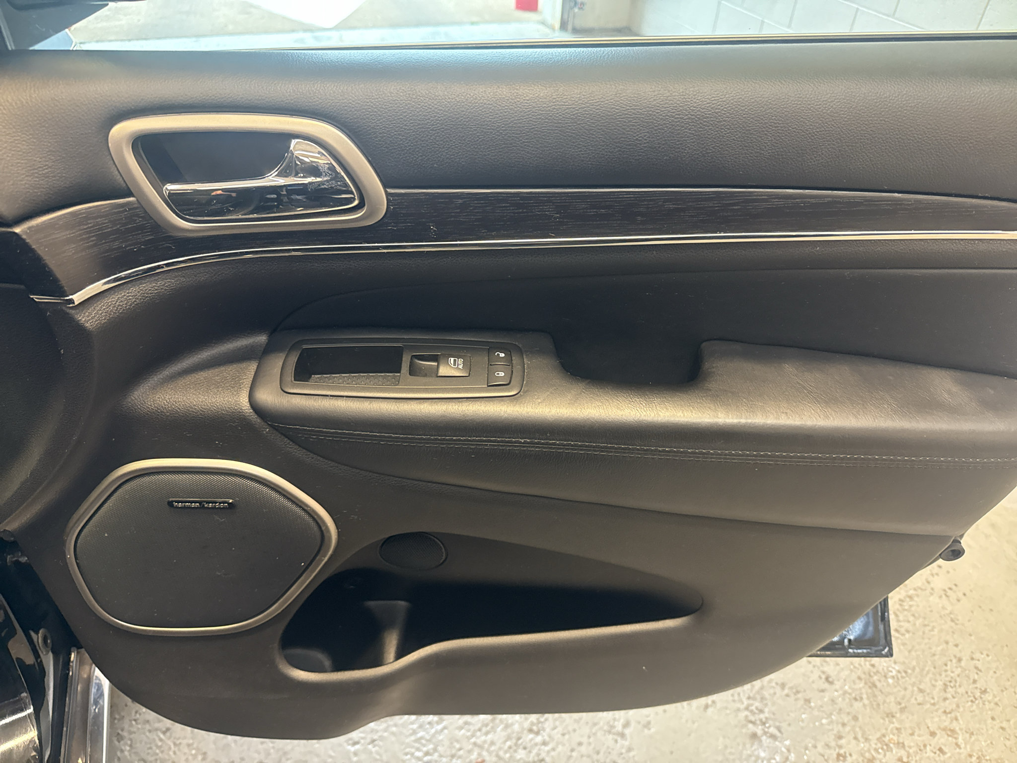 Used 2017 Jeep Grand Cherokee Summit AWD/4WD image 22