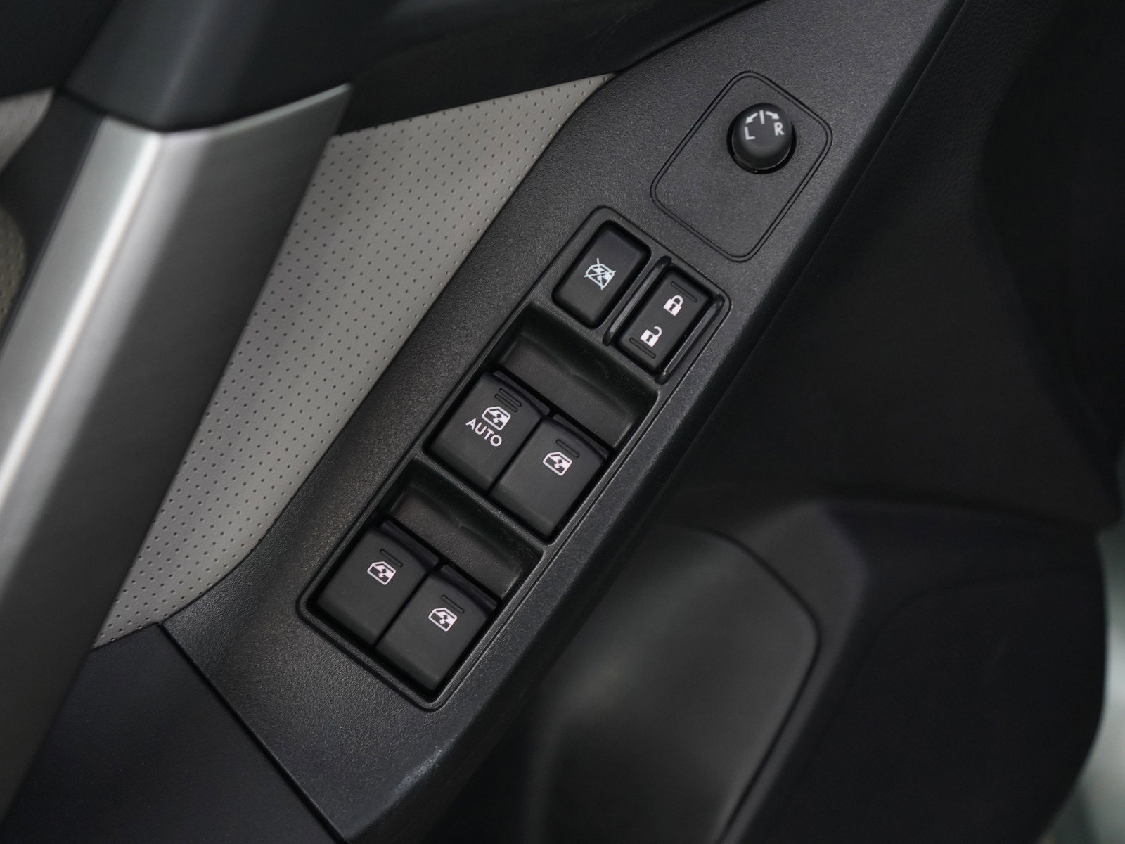 Used 2015 Subaru Forester 2.5i Limited image 20