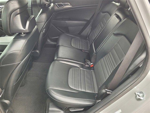Used 2025 Kia Sportage SX image 11