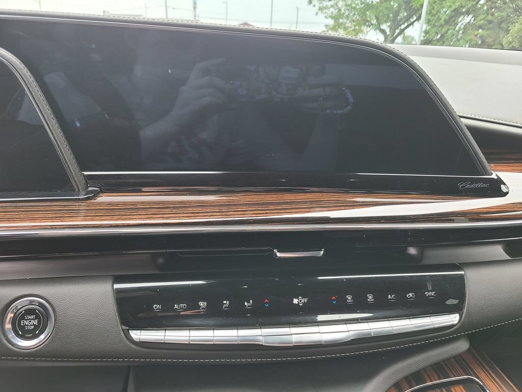 Used 2023 Cadillac Escalade ESV Premium Luxury AWD/4WD image 25