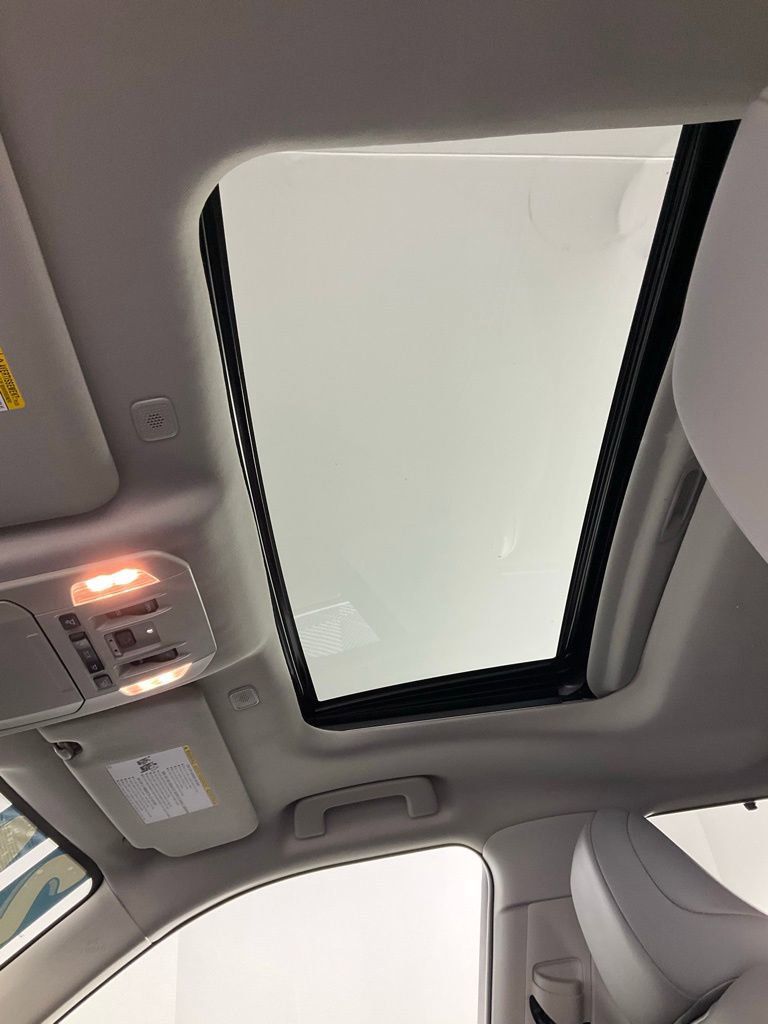 Used 2024 Toyota Highlander XLE image 26