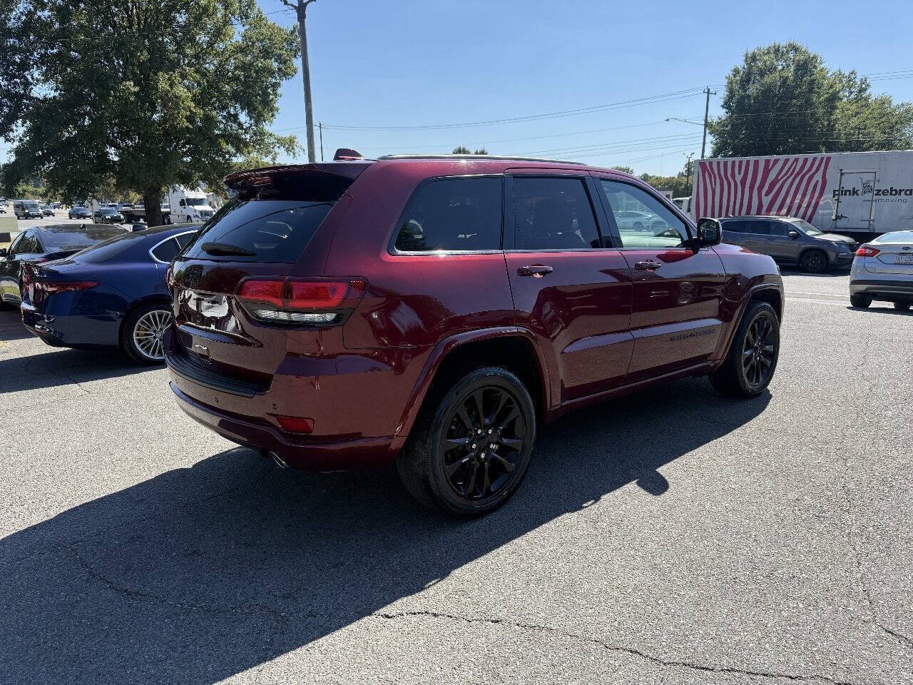 Used 2020 Jeep Grand Cherokee Altitude RWD image 5
