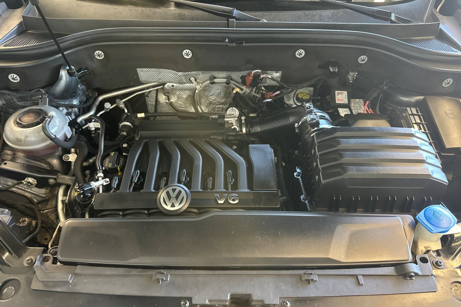 Used 2018 Volkswagen Atlas SEL AWD/4WD image 53