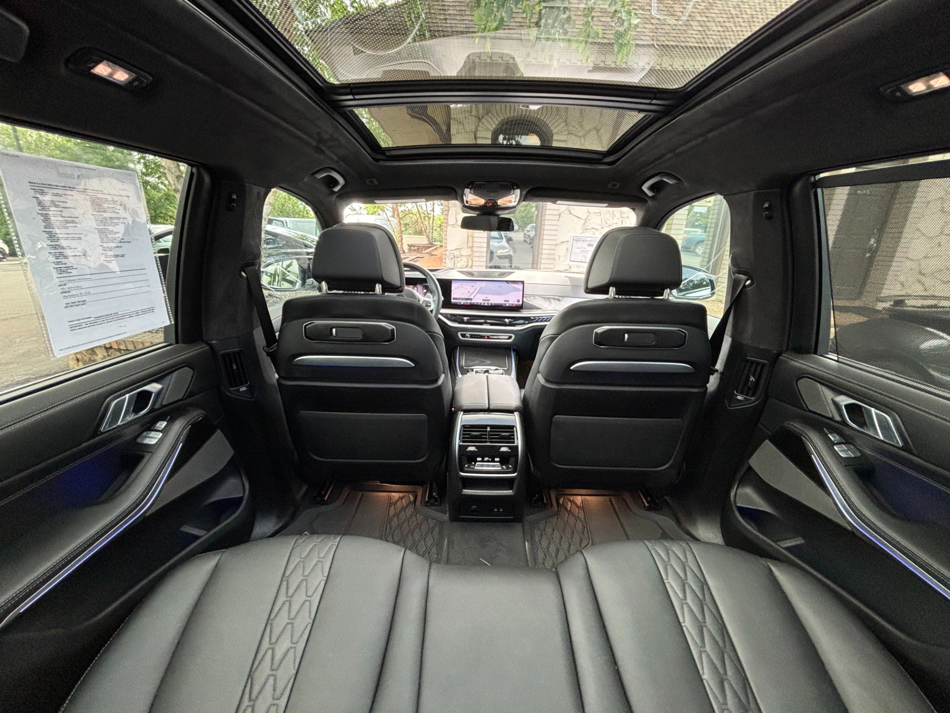 Used 2025 BMW X7 M60i AWD/4WD image 32