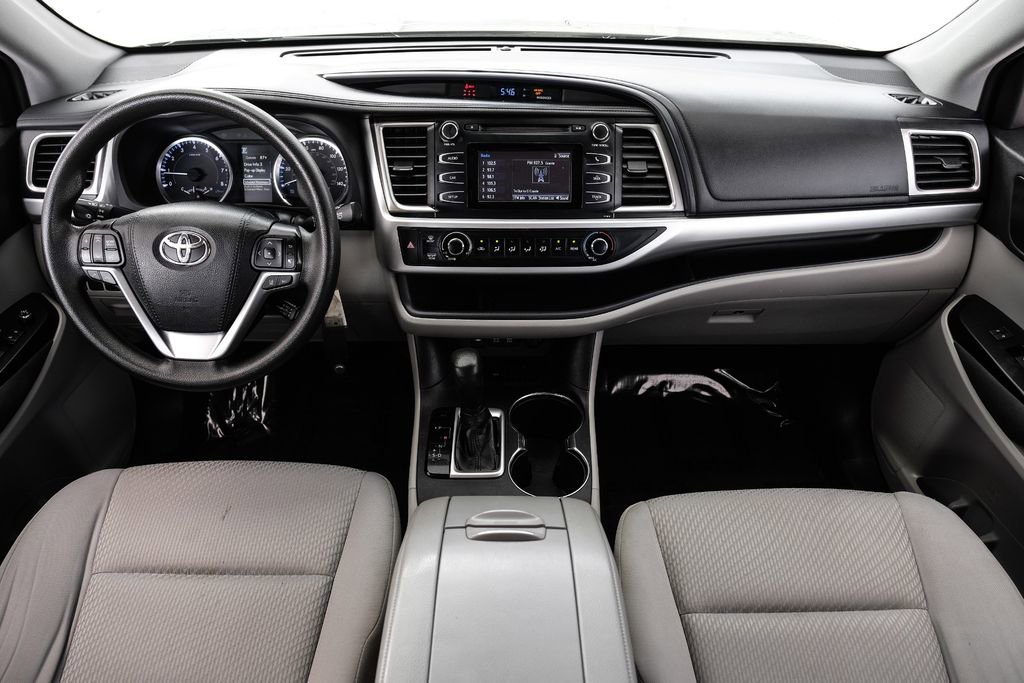 Used 2019 Toyota Highlander LE FWD image 10