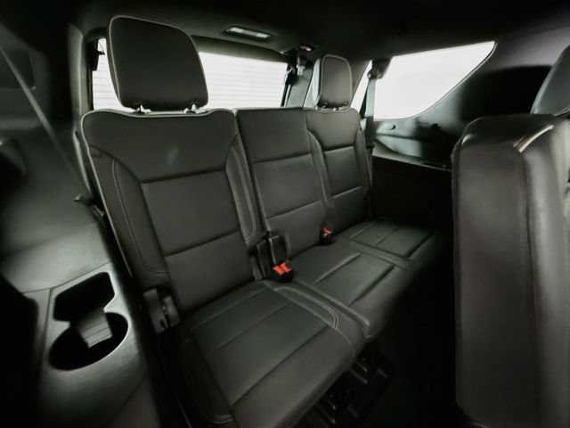 Used 2024 GMC Yukon SLT w/ SLT Luxury Package AWD/4WD image 30