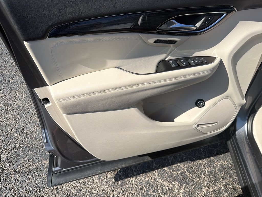 Used 2022 Buick Envision Essence w/ Safety Package FWD image 10